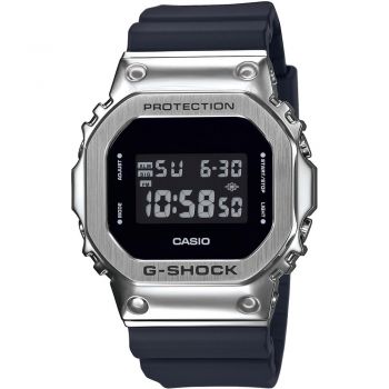 Casio G-Shock GM-5600-1ER ieftin