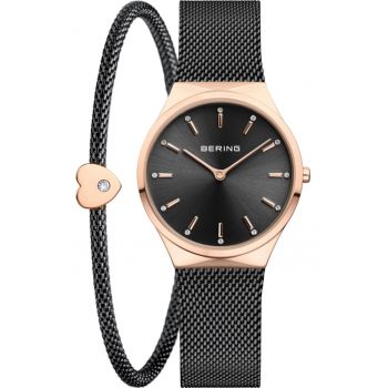 Setul feminin  12131-169-GWP negru este o alegere clasica si eleganta pentru un cadou